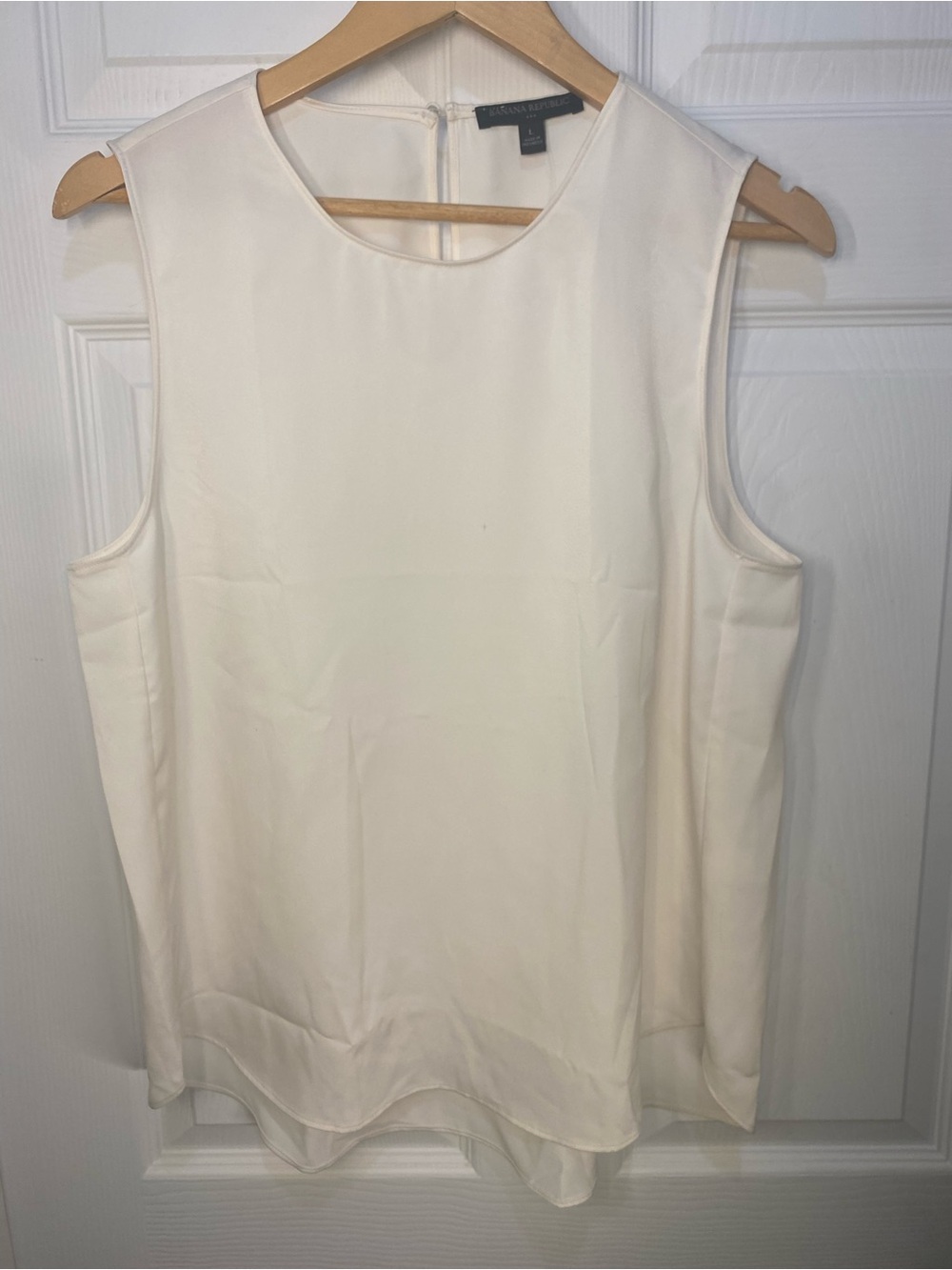 Banana Republic NWT Large Ivory Sleeveless Layered Shell Top